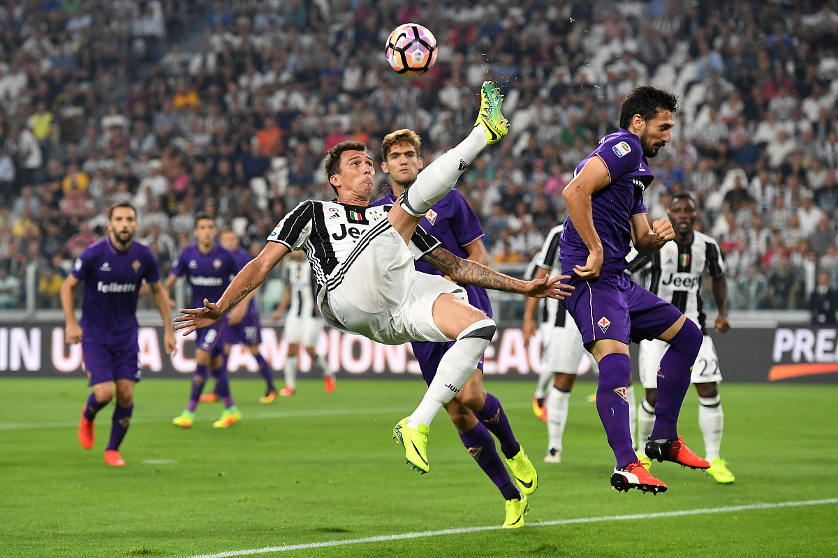 包含皇家马德里客战获胜，卫冕冠军雄心勃发的词条