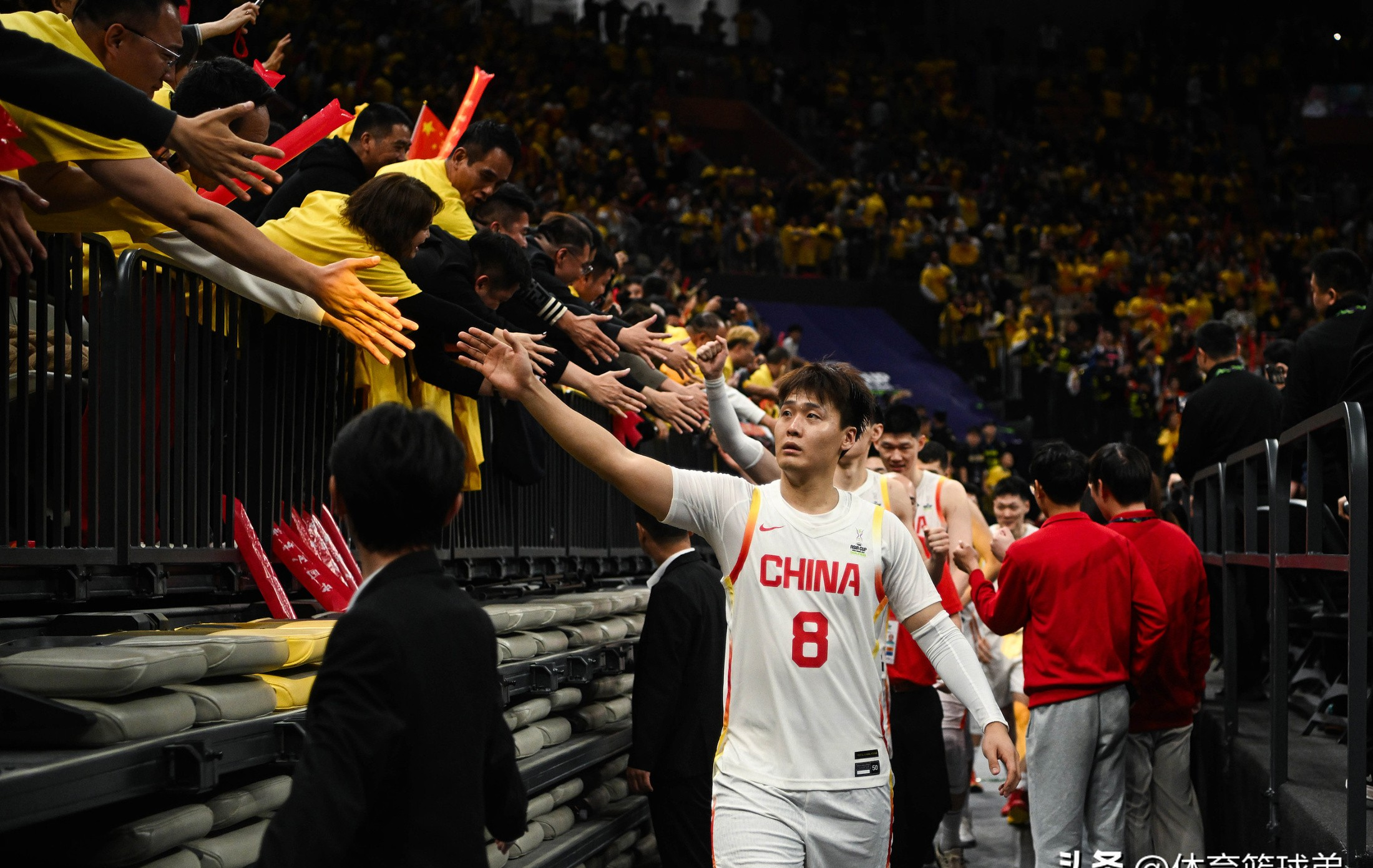 包含精彩比赛打动观众，中国队实力无可匹敌的词条