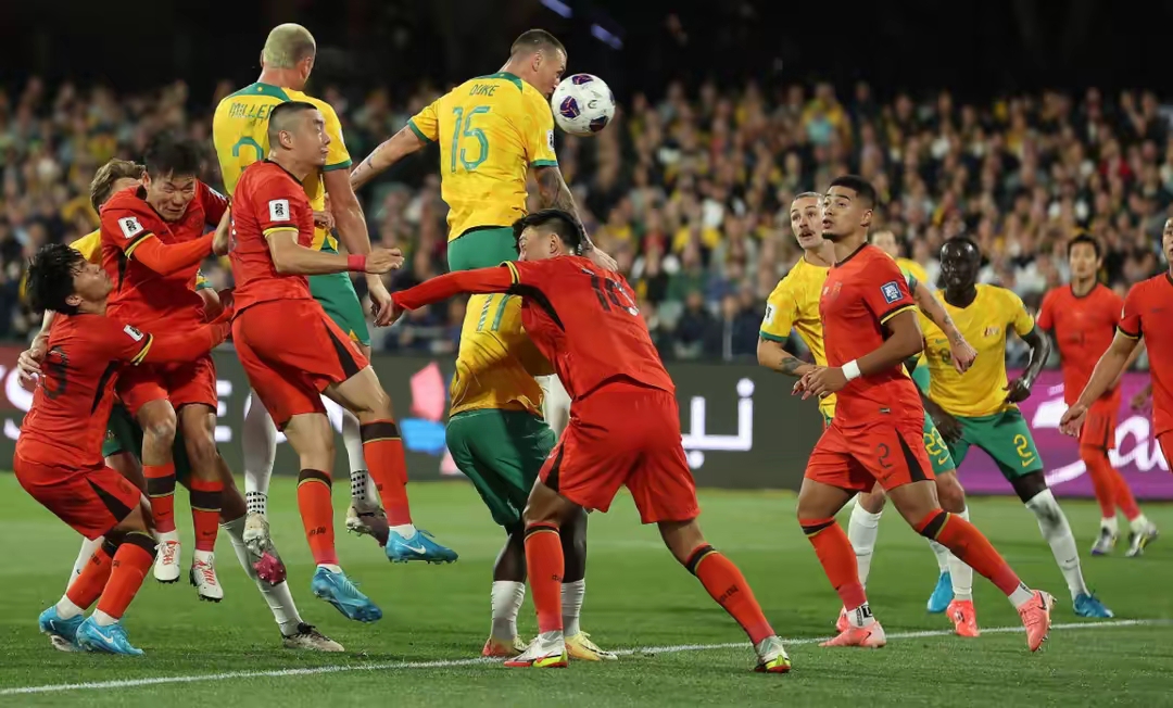 C7娱乐下载-一场紧张激烈的比赛令观众心跳加速英文