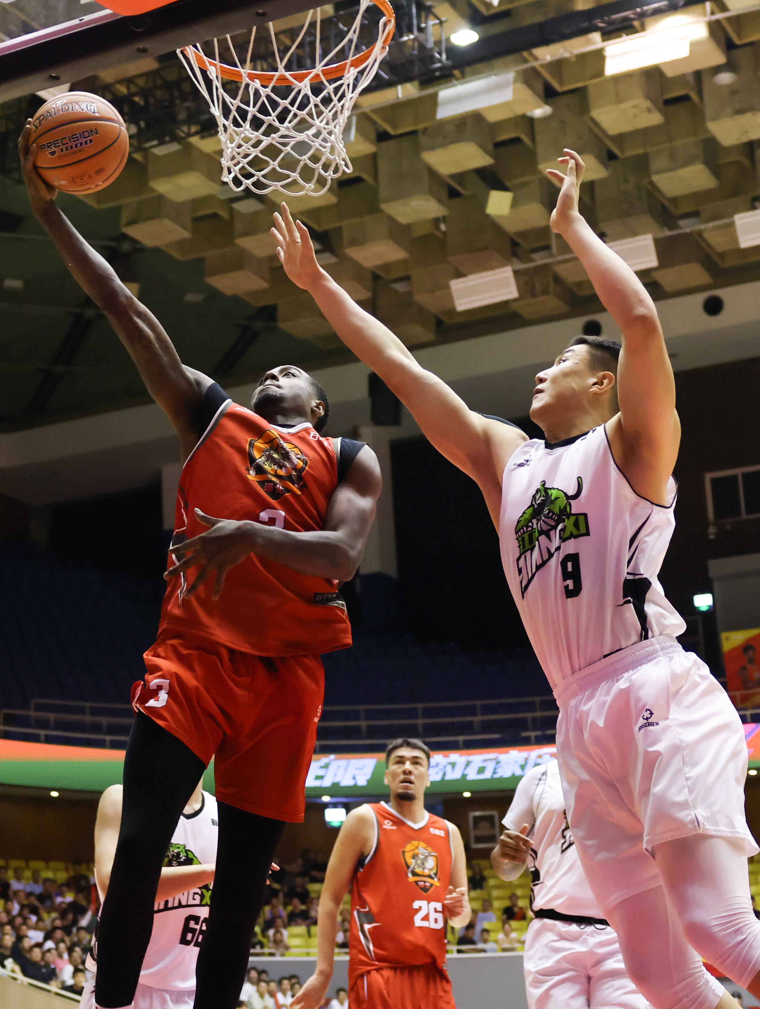 C7-强者云集擂台，篮球赛事榜样力争上游，壮举频频