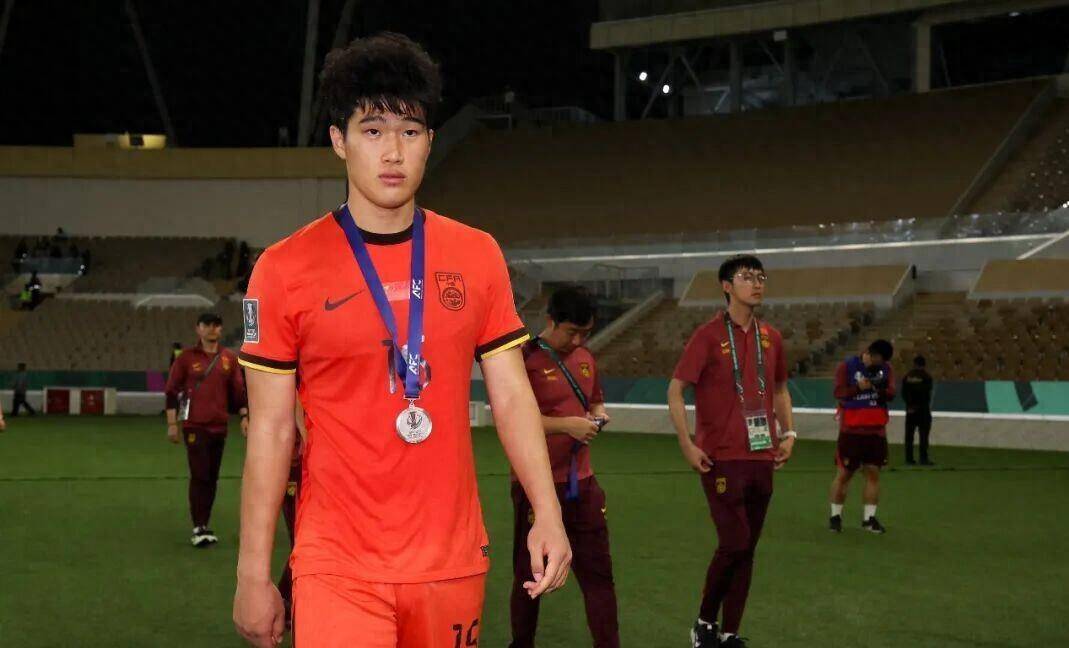 C7娱乐下载-亚洲球员个人表现抢眼，贡献关键进球(亚洲球员个人表现抢眼,贡献关键进球的是谁)