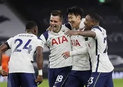 热刺零封伯恩茅斯，登顶英超积分榜