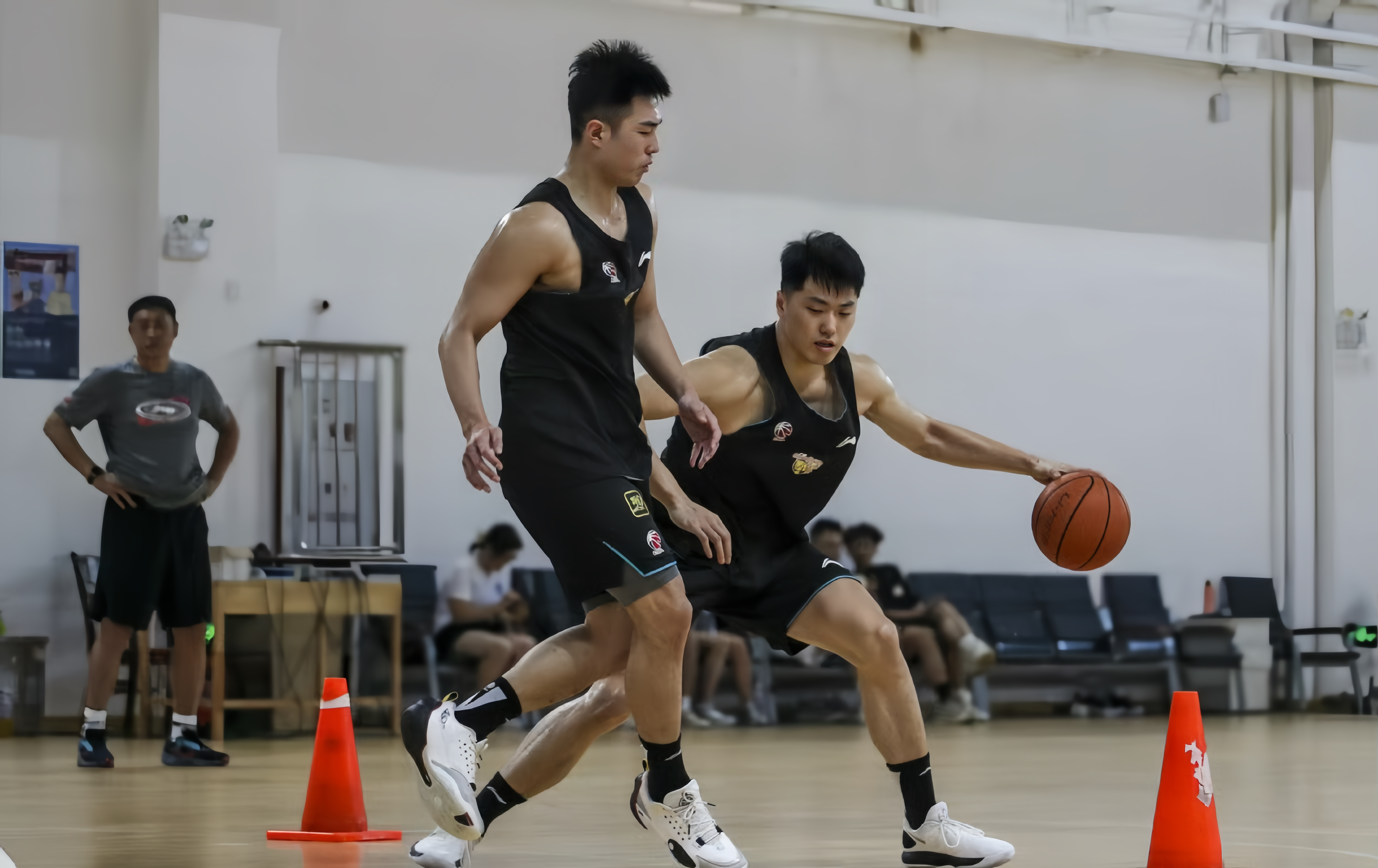 广东宏远队轻松获得胜利，在赛季中再进一步(广东宏远队介绍)